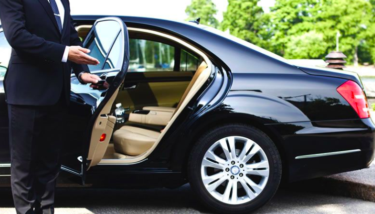 Why Sedan Service is Great for Your Guests to the Business Meeting
